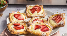 Puff Pastry Tarts Recipe with Ricotta and Strawberries