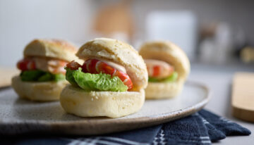 Prawn Sliders with Rose Sauce