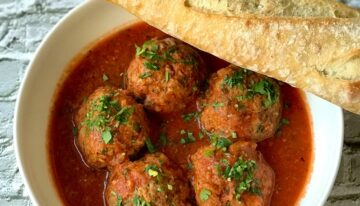 Meatballs in Tomato Sauce